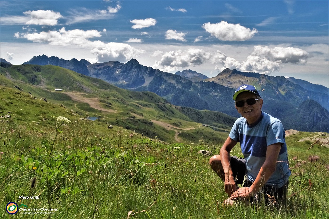 20  Sul sent. 204 per Lago Moro con vista in Val Carisole.JPG